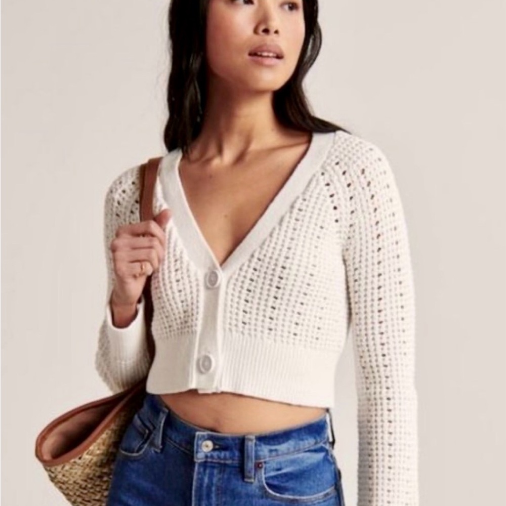 Abercrombie & Fitch Cropped Knit Cardigan
